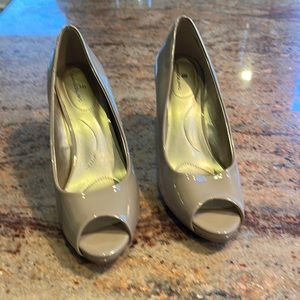 Womens Bandolino high heels